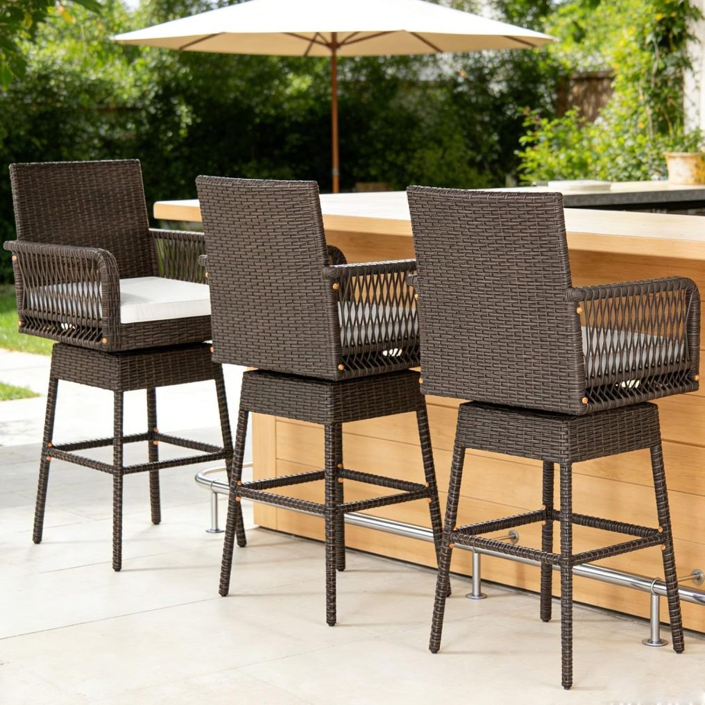29 inch Outdoor Wicker Bar Stools with Cushions